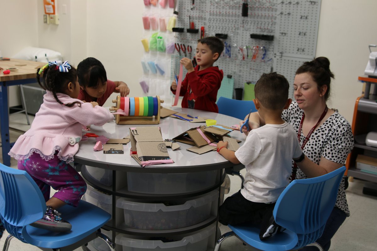 gisdnews's tweet photo. 🌟 Southgate STEM Elementary: Unmatched Creativity and Innovation 🌟 As the only Nationally Certified STEM campus in Garland ISD, Southgate sets an unmatched standard in hands-on learning. With spaces like the Tinker Studio and the ‘Gator Swamp’ library, students dive into opportunities to "create, collaborate, and develop skills beyond their regular classroom experiences." 
#GISDUnmatched 

 Read more about these spaces at: https://t.co/ueNiUdod0y 🚀