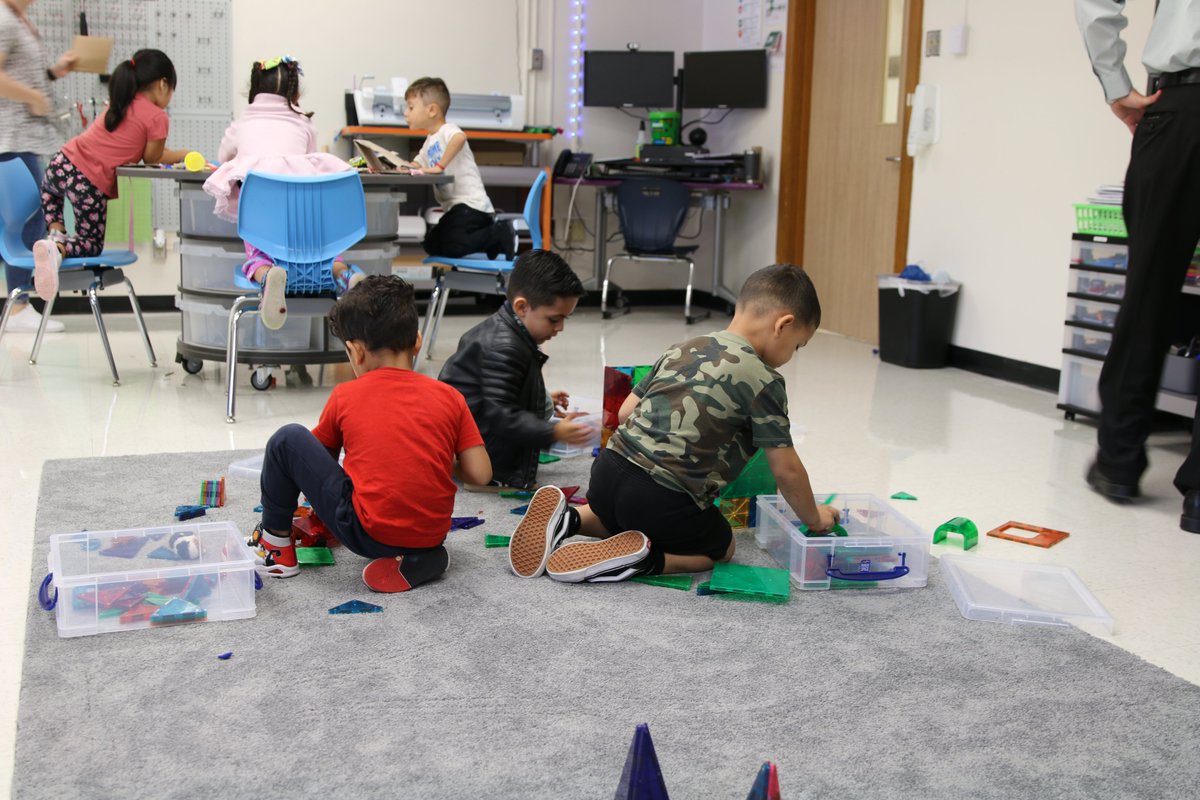 gisdnews's tweet photo. 🌟 Southgate STEM Elementary: Unmatched Creativity and Innovation 🌟 As the only Nationally Certified STEM campus in Garland ISD, Southgate sets an unmatched standard in hands-on learning. With spaces like the Tinker Studio and the ‘Gator Swamp’ library, students dive into opportunities to "create, collaborate, and develop skills beyond their regular classroom experiences." 
#GISDUnmatched 

 Read more about these spaces at: https://t.co/ueNiUdod0y 🚀