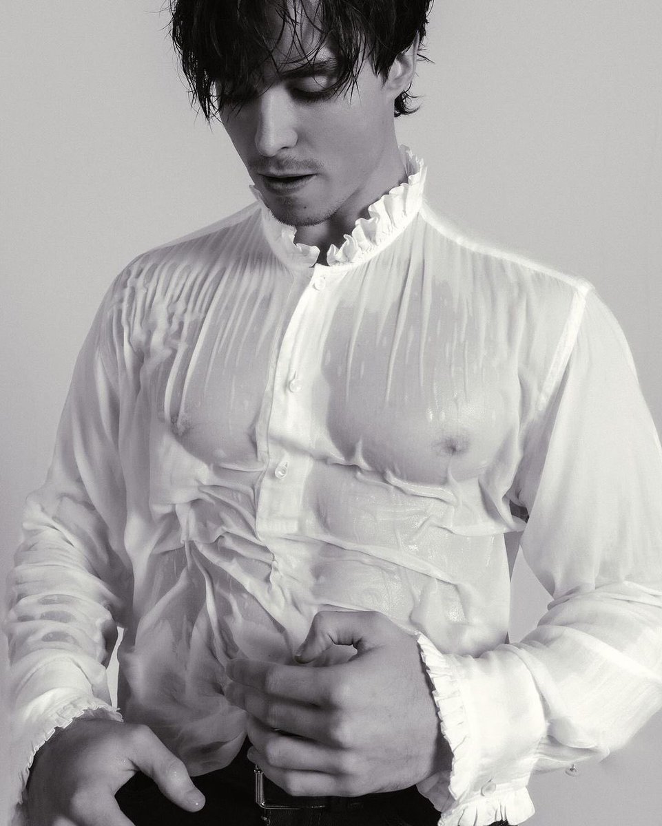Nicholasaccess's tweet photo. Nicholas Alexander Chavez for Schön! Magazine! https://t.co/9myP5ZTelT