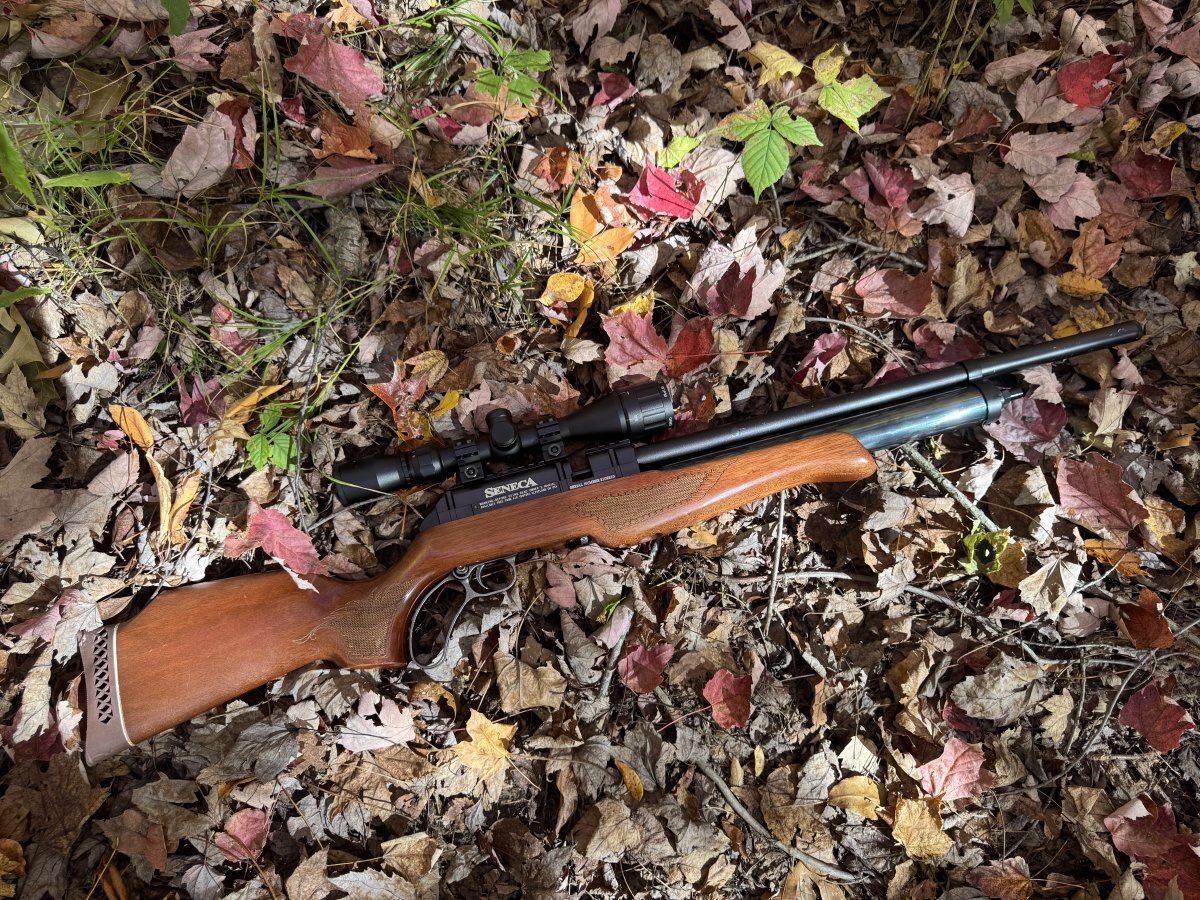 #Repost from @AirgunDepot
Enjoying the fall leaves while we still can with the <a href="/AirVenturi/">Air Venturi</a> Eagle Claw 🦅🍂
#AirVenturi #EagleClaw #PewPew #PewPewLife