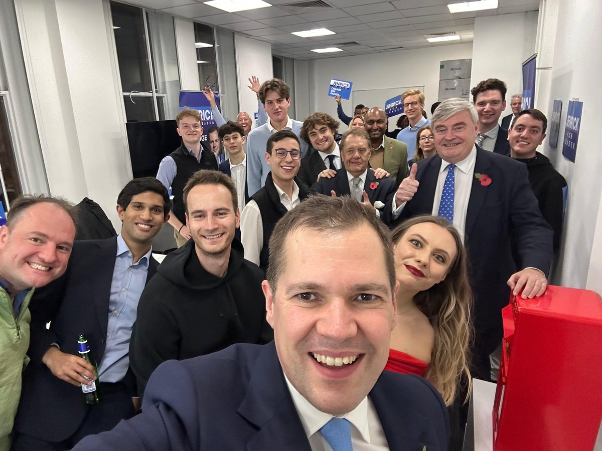 RobertJenrick's tweet photo. With less than 24 hours to go until voting ends, Team Jenrick are giving it everything we’ve got!
#VoteJenrick https://t.co/O2vQoncTMr