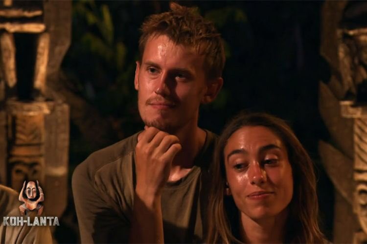 papuche5494's tweet photo. Cassandre même quand elle tire une boule de couleur en fait c’est une boule noire camouflée #KohLanta #kohlanta2024 https://t.co/xTG4meMNQH