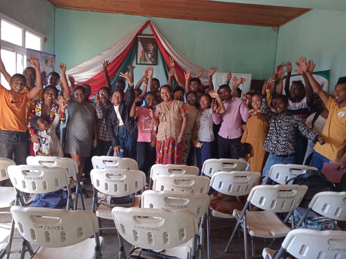 IharisoaFaly's tweet photo. 👉I was glad to interact with youth in the Itasy Region in Madagascar. Thank you Coopération Région Nouvelle Aquitaine-Région Itasy for your collaboration.
#BeTheFutureToday
@ministeremjs
@_AfricanUnion
@AUYouthProgram https://t.co/MBRC3l4PdM