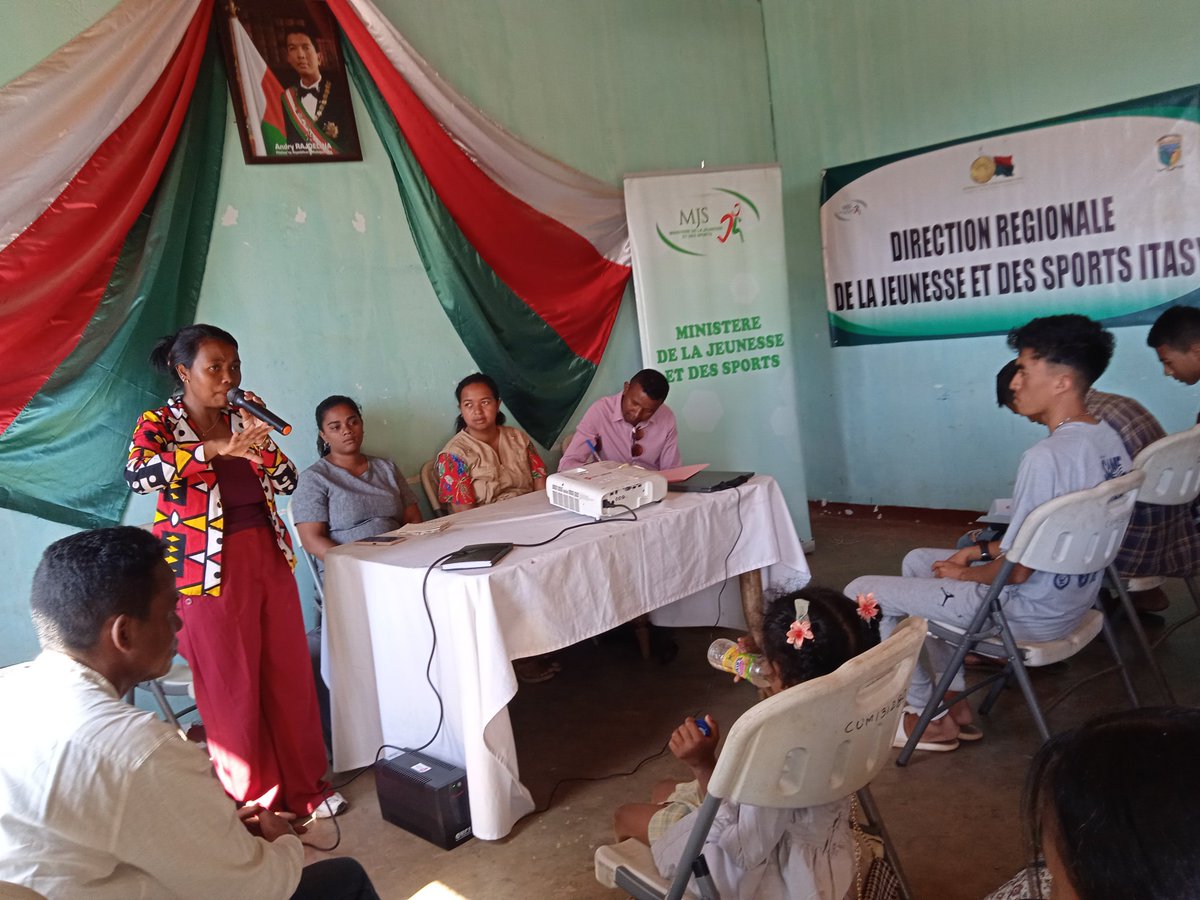 IharisoaFaly's tweet photo. 👉I was glad to interact with youth in the Itasy Region in Madagascar. Thank you Coopération Région Nouvelle Aquitaine-Région Itasy for your collaboration.
#BeTheFutureToday
@ministeremjs
@_AfricanUnion
@AUYouthProgram https://t.co/MBRC3l4PdM