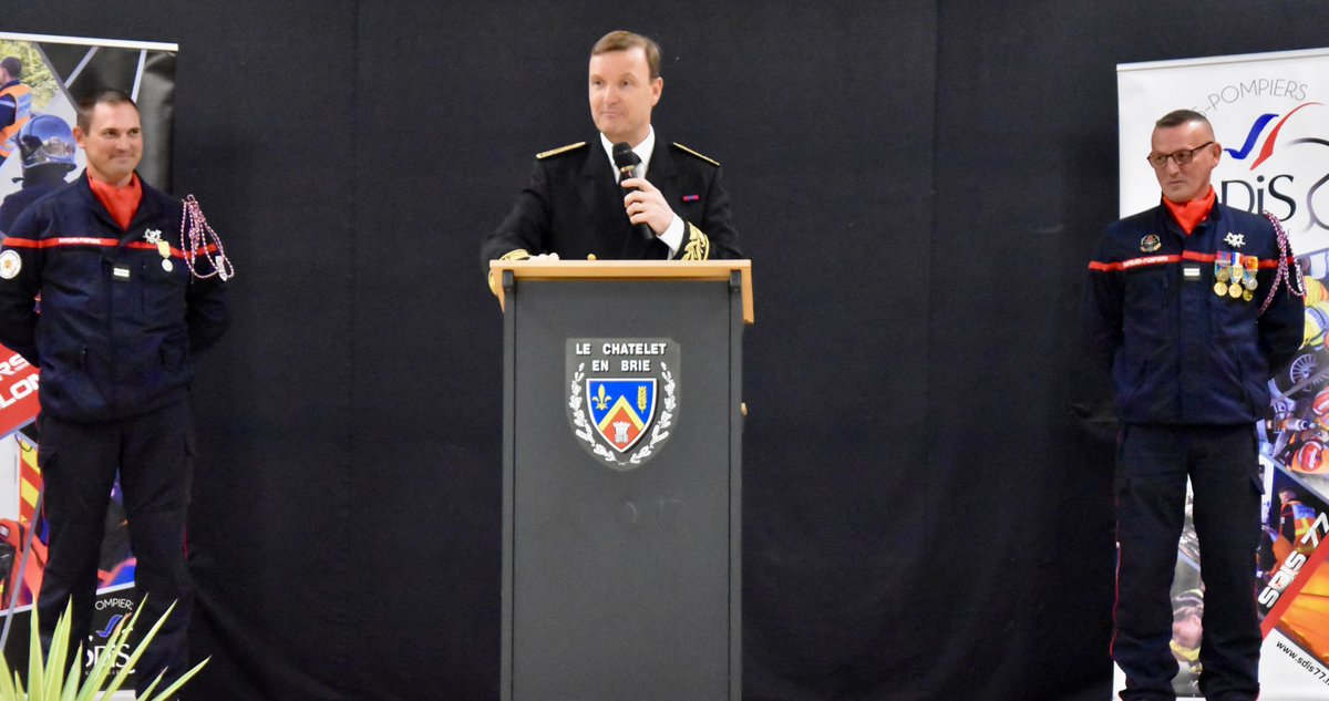 Prefet77's tweet photo. #PassationDeCommandement |👩🚒🚒 Frédéric Lavigne, directeur de cabinet du @Prefet77 , a assisté à la passation de commandement entre les lieutenants Kolmann et Mercier au CIS du #ChateletEnBrie. https://t.co/yz0YfRPRjV