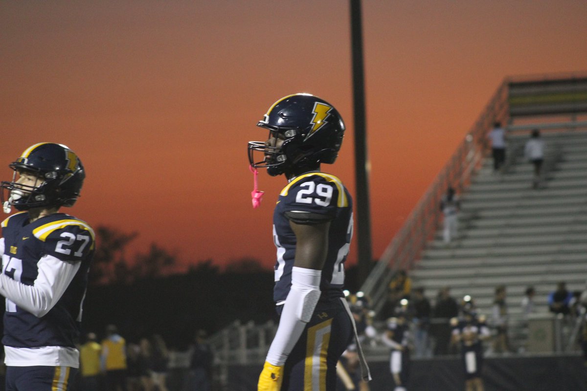 Adidum Aadum 🇳🇬 (@aadumadidum) on Twitter photo Full Junior season highlights
hudl.com/v/2QAkcj
<a href="/EDGYTIM/">Timothy “EDGYTIM” OHalloran</a> <a href="/PrepRedzoneIL/">Prep Redzone Illinois</a> <a href="/CoachChris_Roll/">Coach Chris Roll</a> <a href="/GBStitanFB/">GBS Titans Football</a> Full Junior season highlights
hudl.com/v/2QAkcj
<a href="/EDGYTIM/">Timothy “EDGYTIM” OHalloran</a> <a href="/PrepRedzoneIL/">Prep Redzone Illinois</a> <a href="/CoachChris_Roll/">Coach Chris Roll</a> <a href="/GBStitanFB/">GBS Titans Football</a>