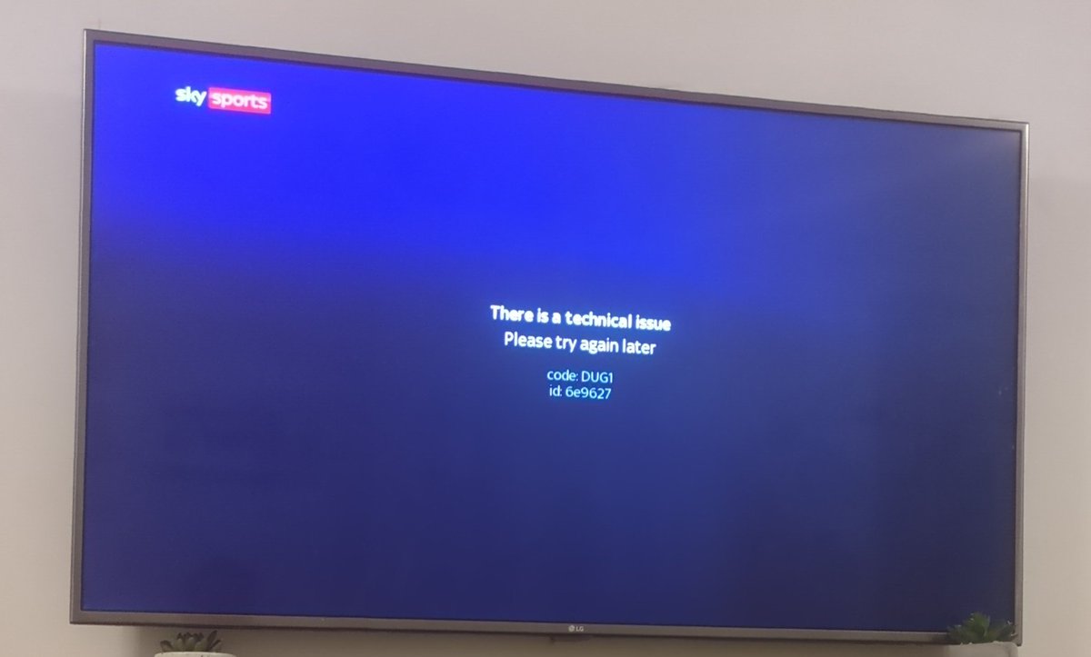 smblow's tweet photo. @SkyUK please remind me again why I pay so much for your sport packages? https://t.co/xxpju8js8w