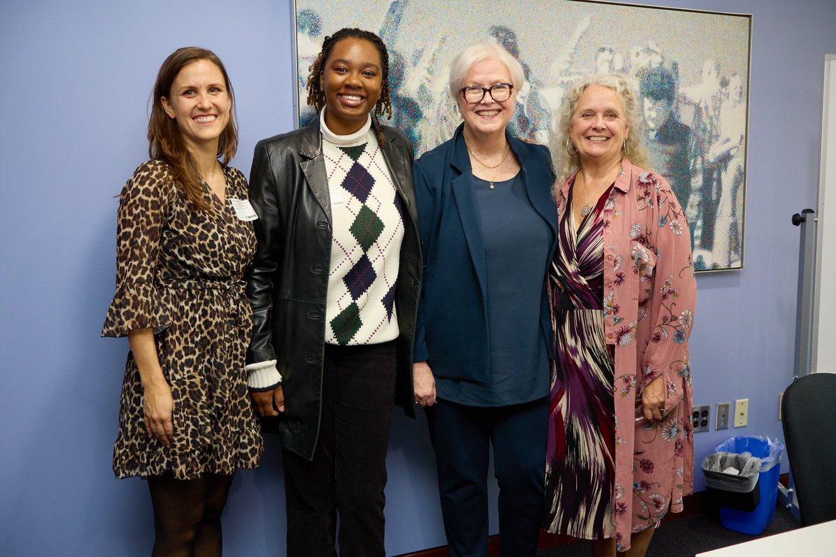 Great to meet with <a href="/TAPA_TO/">TAPA</a> for Arts week and reaffirm my support for the Arts in Toronto. The investments we’ve proposed in the Cutlure Action Plan will help us make sure everyone can discover, create and experience arts and culture in our daily lives.

📸 Anne-Marie Krytiuk