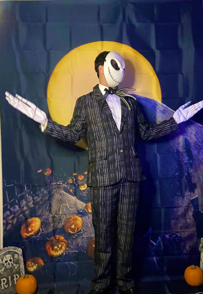 I’ll be finishing dead space tonight at 8pm!!! And tomorrow we’ll have the *Blooktober Finale!!!*

Get prepared for the spooks and Blooks you’ve been craving