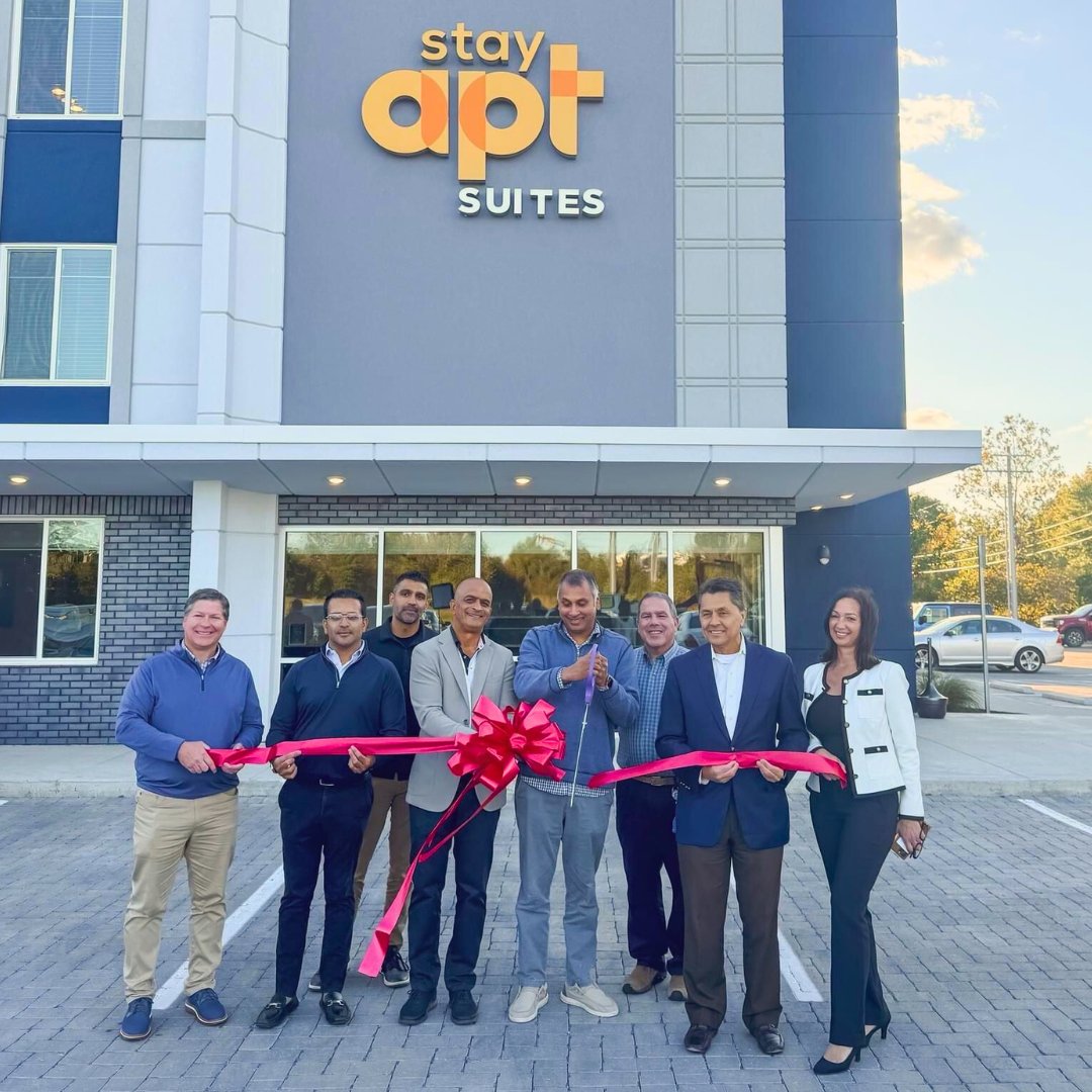 3HGroup's tweet image. Another opening! We cut the ribbon this summer, and @stayaptsuites in Lebanon, TN, is open and welcoming business, relocation, and leisure travelers. "A better way to stay while away from home." Nightly, weekly, &amp;amp; monthly rates. Kitchen, living room, bedroom, &amp;amp; amenities.