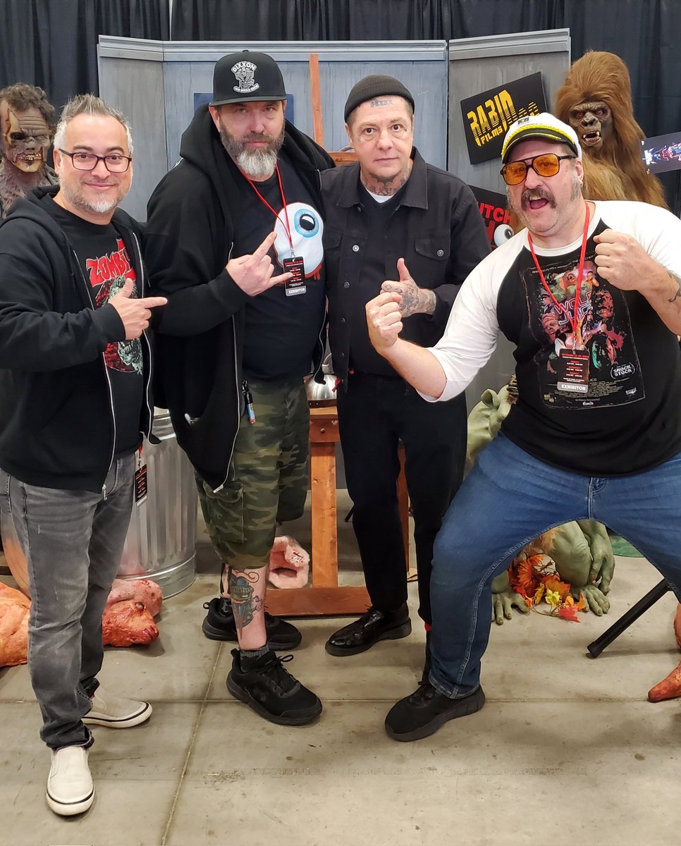RABIDOGFILMS's tweet photo. This weekend was insane at #frightmareinthefalls

Look who stopped by? So many sights to show you. #horror #horrorfilms #scary https://t.co/Q0kBBBX7cr