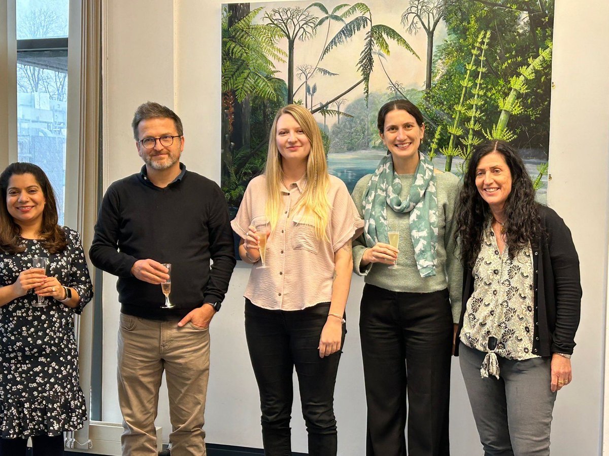 Nikki Walter (@nikkiw_hortic) on Twitter photo What a wonderful day full of celebrating the last few years!! Massive thank you to <a href="/SurbhiG6/">Surbhi Grewal</a> for being the best supervisor I could have for my PhD. And <a href="/Dixon_LE/">Laura Dixon</a> and Erik Murchie for such a wonderful viva experience. & of course, the awesome <a href="/Notts_WRC/">Wheat_ResearchCentre</a> for their support! #PhDone What a wonderful day full of celebrating the last few years!! Massive thank you to <a href="/SurbhiG6/">Surbhi Grewal</a> for being the best supervisor I could have for my PhD. And <a href="/Dixon_LE/">Laura Dixon</a> and Erik Murchie for such a wonderful viva experience. & of course, the awesome <a href="/Notts_WRC/">Wheat_ResearchCentre</a> for their support! #PhDone