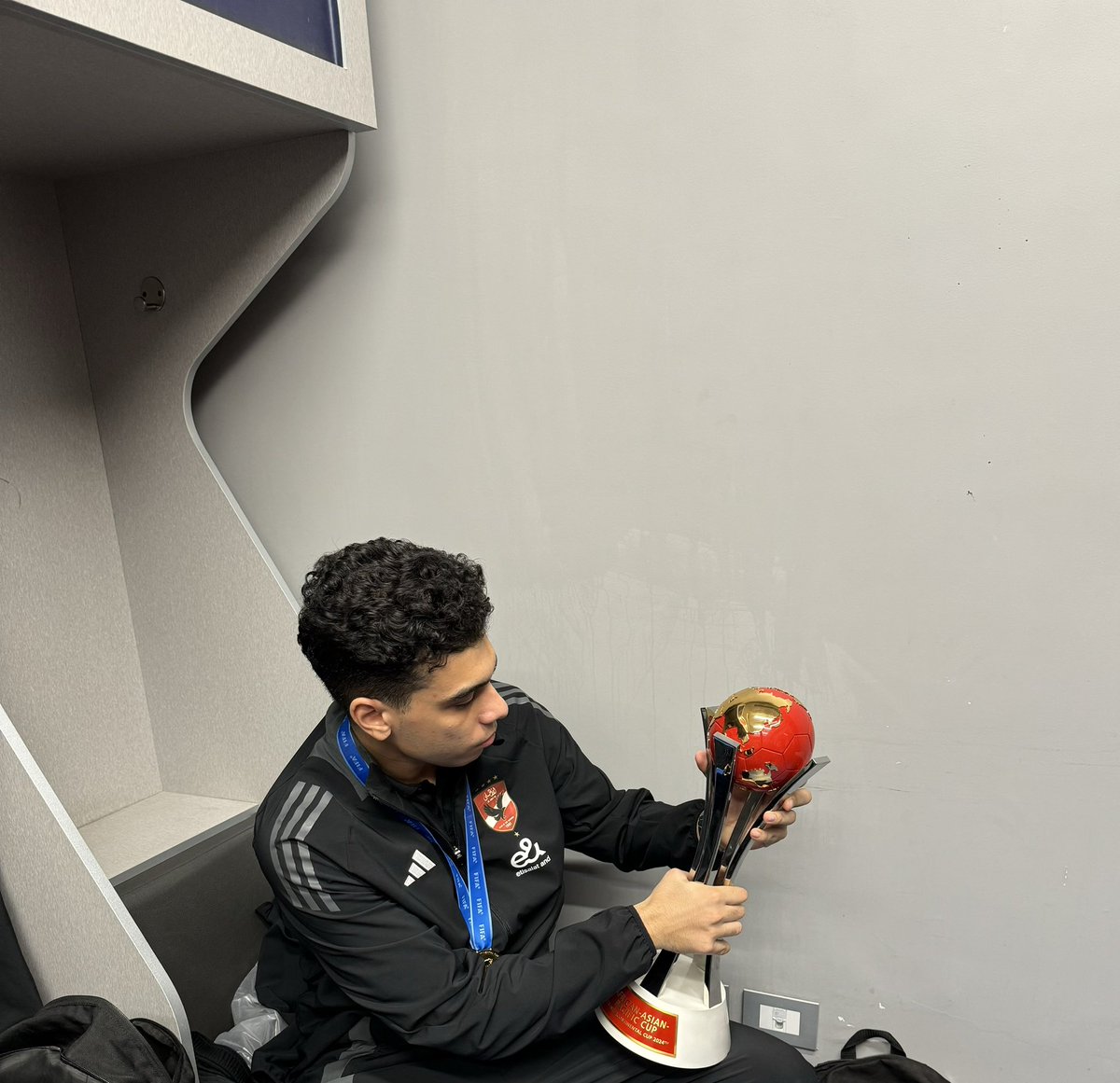 saeedelnahas_'s tweet photo. BLOOD IS FULL OF GOLD &amp; DOMINATION!!! 🏆🔴
Champion of African-Asian Cup 2024! 🥇

الحمدلله وربنا ما يقطعها عادة! ❤️

Keep moving forward. https://t.co/YwuOQYLTdV
