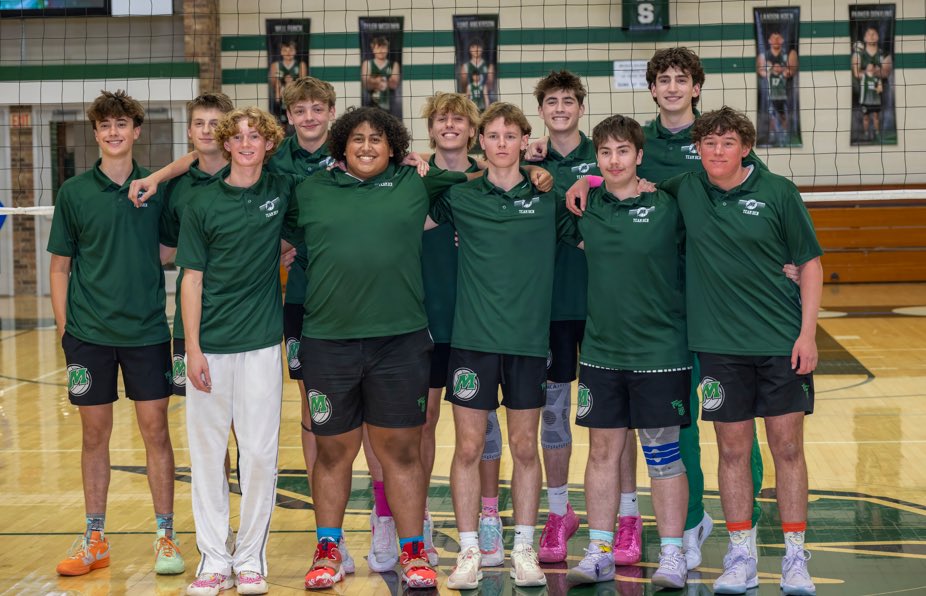 MemorialBVB's tweet photo. Thank you seniors 💚 https://t.co/4G2S16dhP6