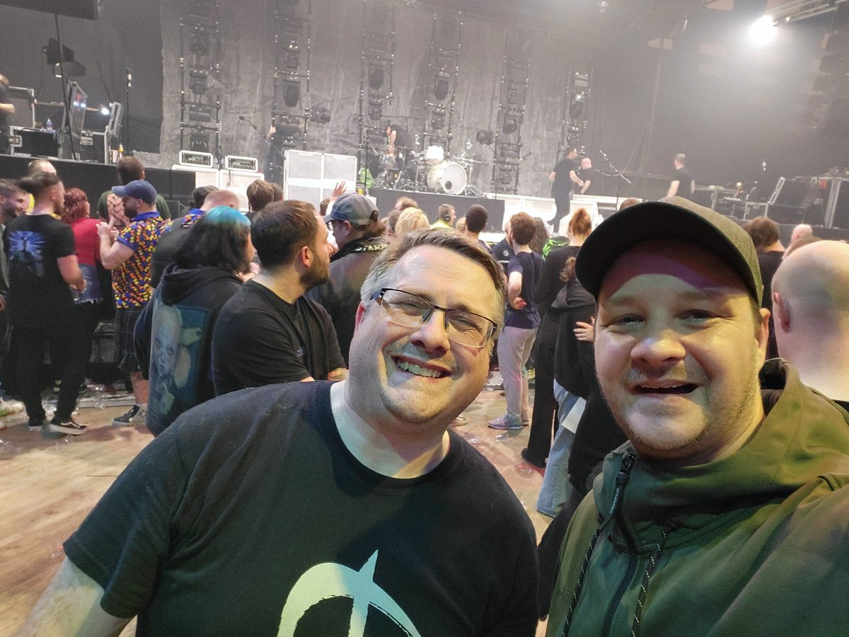 scruff3686's tweet photo. What a night! #biffyacob https://t.co/f6G2hqnHpg