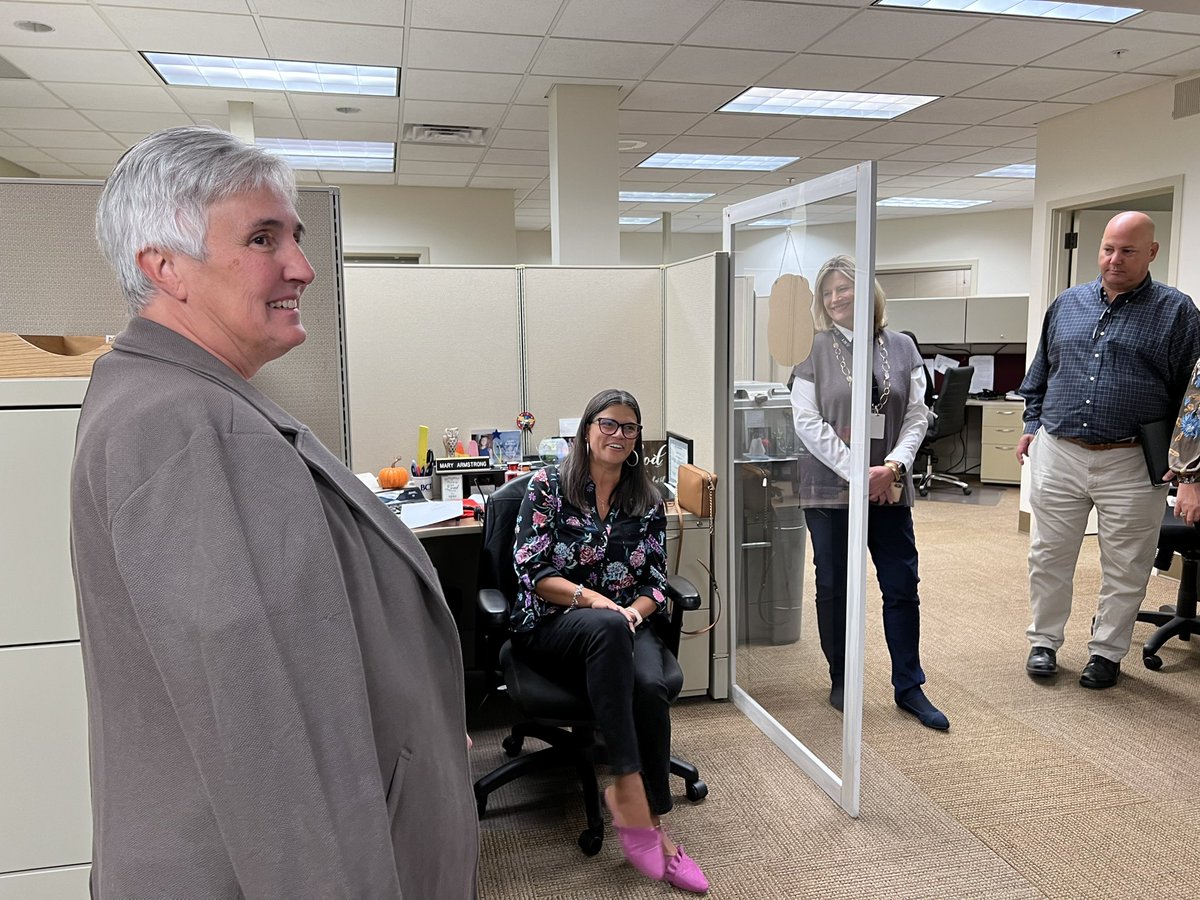ICBA's tweet photo. Thank you @mybct for hosting our team today and showing us the heart and soul that you all put into your work. We are truly energized by your passion for the work you do and the impact you have in your community on a daily basis. #BankLocally https://t.co/64sxCjHdfe