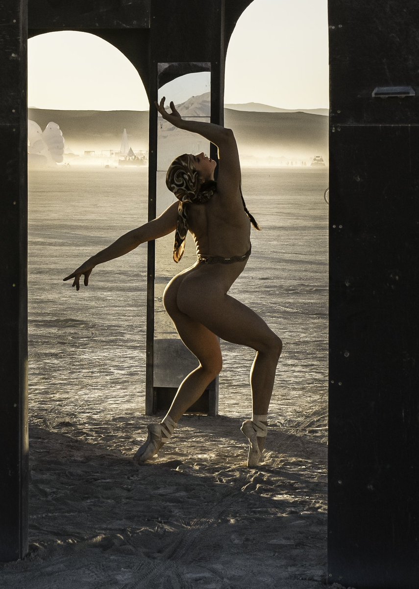 EmberSatori's tweet photo. Burning man was incredible 
📷 by @TroybflyingP 
#burningman #dancephotography https://t.co/C8hgdSGNz7