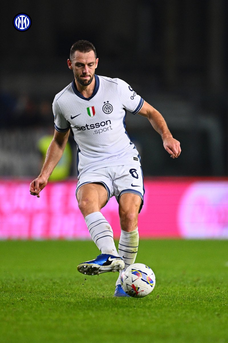 Stefan de Vrij tweet media