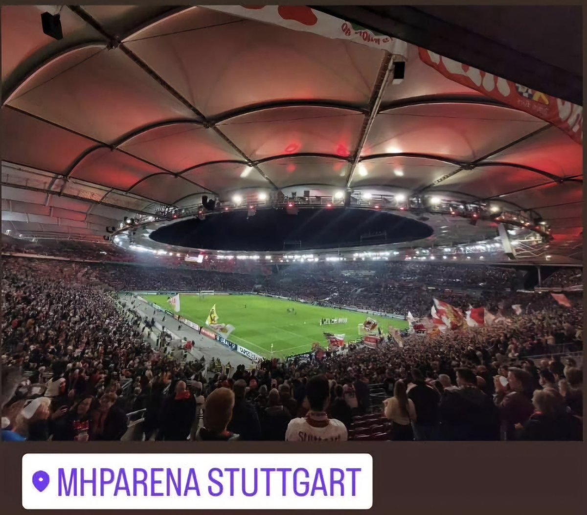 rafaelo1893's tweet photo. Die Beste Fussball Oper wird momentan in der #MHPArena Stuttgart gespielt. 

#HALAVFB
#BesteStimmung
#Heimsieg
#FestungMHPARENA
#1JahrUngeschlagen
#WeLoveIT
#StaatsoperStuttgart
#VfB https://t.co/bsZdp886XG