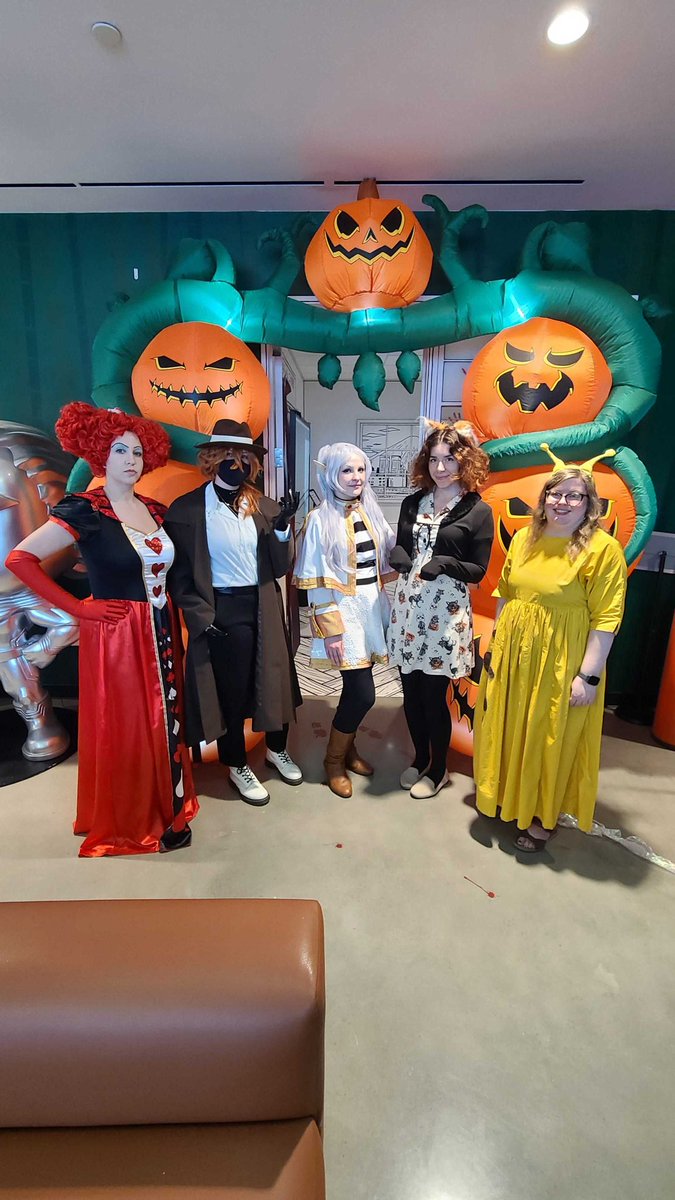 Halloween festivities at the DFW office 🎃 #lifeatcrunchyroll <a href="/Crunchyroll/">Crunchyroll</a>