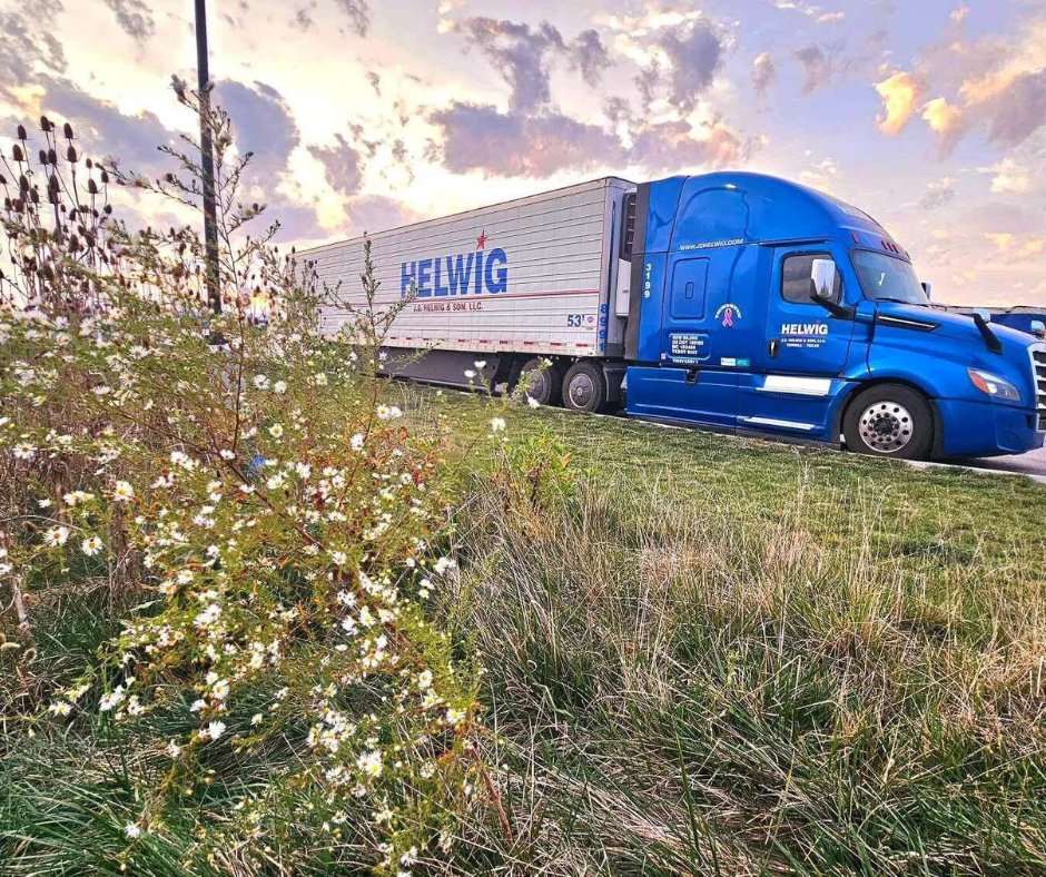 What a view! Big thanks to Dawn Smith for sharing this stunning sunrise shot of her Helwig rig in Bates City, Missouri! 🌅

#SunriseViews #HelwigFamily #OnTheRoad