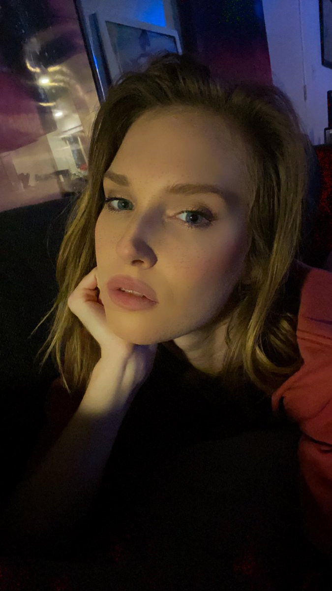 LBrunet35869's tweet photo. Cc mes amours 🥰 

Rt ,like et je t'envoie mes jolis seins en dm  🥰 https://t.co/EX94Yo5zAB