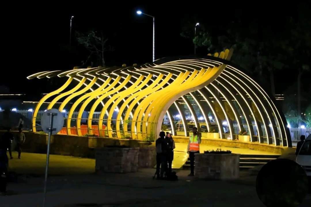 ykfison's tweet image. Ras Mekonnen Wolde-Mikael's statue vandalized by Hariri, now restored. Addis Ababa's Ras Mekonnen Bridge #Pias is a stunning glass and light illusion. #RasMekonnen #AddisAbaba #Restored