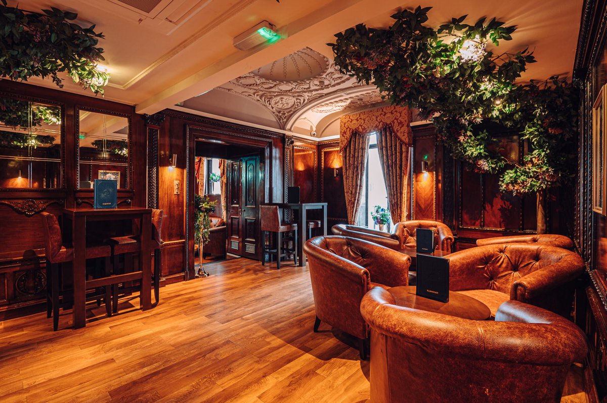Did you know, the venue for the #BookParty Enchanted Summer 2025 is actually the interior of the legendary Mauritania cruise liner, older sister to Titanic? 🚢 Imagine dancing the night away under the grand staircase dome! Early bird tix £35!  thebookparty.co.uk