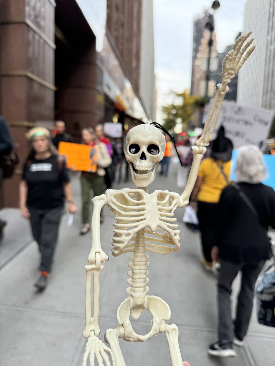 PSC_CUNY's tweet image. We won’t let @CUNY remain a skeleton of what it should be! We’re fighting for a fair contract and for #APeoplesCUNY