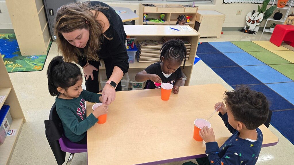 MissJillianRice's tweet photo. Our prek kids did a science experiment and had to make their ghost “vanish”! Ss used the following tools: cup of water, packing peanut with a ghost face drawn on, and an eye dropper for fine motor while observing the chemical effects of the packing peanut in water @NBTPreschool https://t.co/1zdL7rhBS3