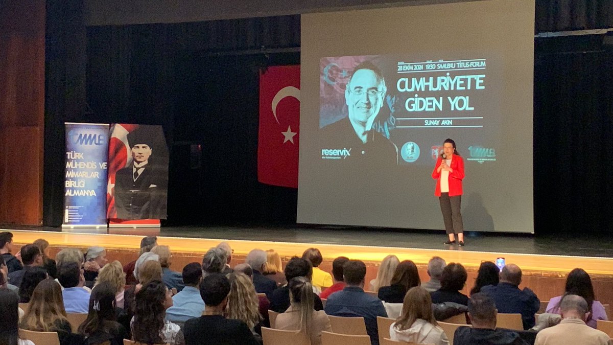 Cumhuriyetimizin 101. Yılını “Cumhuriyet’e Giden Yol” ile kutladık 🇹🇷.

TMMB-Almanya olarak <a href="/HessenADD/">HessenADD</a> ve <a href="/HessenTg/">TG-Hessen</a> ile birlikte düzenlediğimiz etkinliğimizde Cumhuriyetimizin kuruluşunu, bilimsel ve kültürel temellerinin nasıl geliştiğini <a href="/SunayAkin/">Sunay Akın</a> ’dan dinledik.