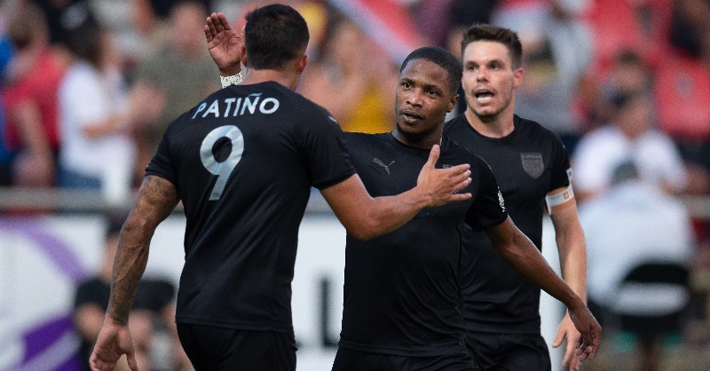 USLChampionship's tweet photo. ✍️ @PHXRisingFC (2019)
✍️ @TampaBayRowdies (2021)
✍️ @SanAntonioFC (2022)
✍️ @loucityfc (2024)

Who do you think had the best regular season in league history? Tap in and vote for your pick! ⤵️