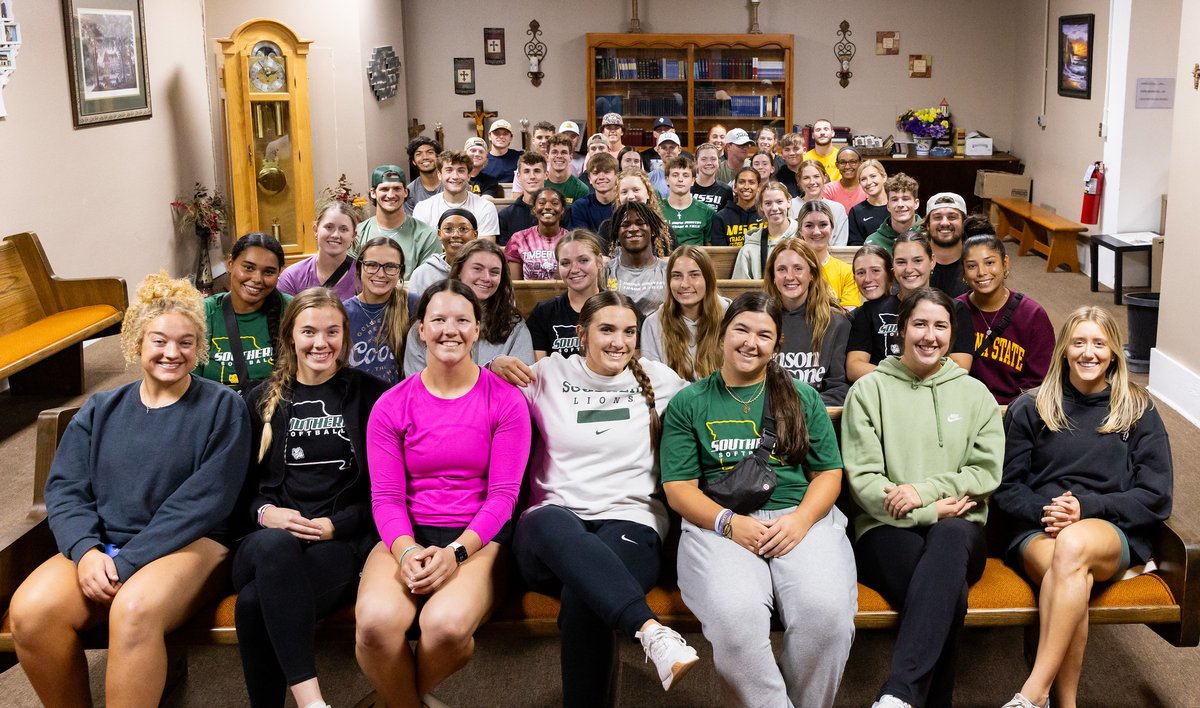 mosolions's tweet photo. Trick-Or-Treat So Others Can Eat 🎃 

MSSU's athletes delivered a record breaking 8,618 items to support Souls Harbor of Joplin this week.

Thank you to everyone who participated by donating items and helping to stock the shelves! https://t.co/lt6kuBIgxP