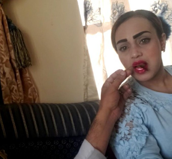 اول شي تخزينه ورمسسه وبعدها شغل الشغل لما تقلع الاست 🥰