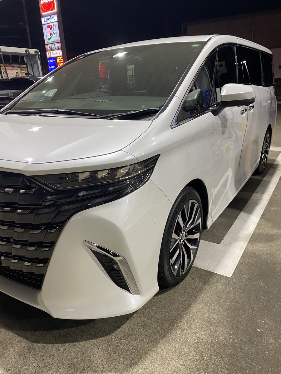 d_yamaco's tweet photo. おはようございます☀
昨日は雨の中、車で出勤❗️
昨日はBLASK12の撥水についてポストしましたが、防汚性も高いのか!?結構な雨の中を走ったのですが、泥汚れが意外と少ない❗️これはBLASK12のお陰なのでしょうか⁇🤔これが私には喜ばしい驚き✨たまたまか!?
皆様、今日もhappyな一日を✨
#BLASK12 https://t.co/RqbWd8FPxl