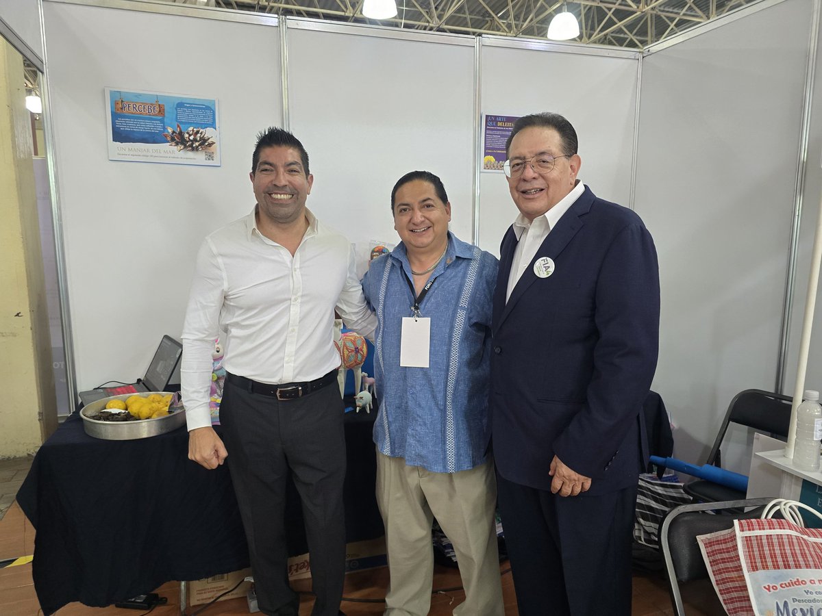 Me encontre al Senador <a href="/ArmandoAyalaRob/">Armando Ayala Robles</a> en el Foro Agroindustrial de Canacintra. Ya están regresando las exposiciones!! Vamos impulsando al sector pesquero y acuícola mexicano fomentando su consumo.
