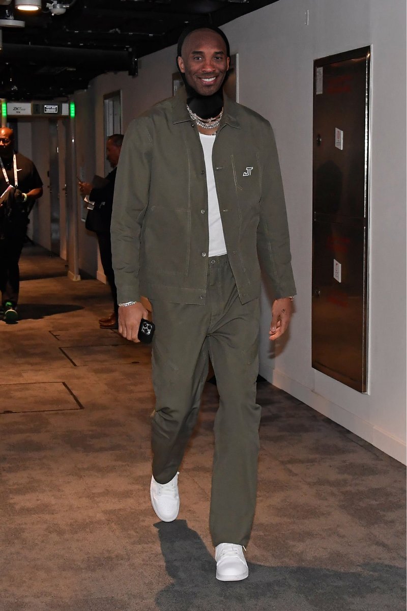 TheNBACentel's tweet photo. Jayson Tatum is Kobe Bryant for Halloween 🎃 🐍 https://t.co/m2h1J4ycs4
