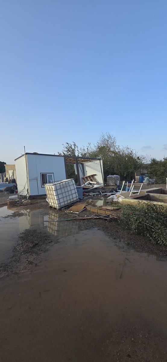 modepran's tweet image. 🆘 El refugio de Carlet ha sufrido muchísimos daños. 

Todavía los accesos son complicados a la zona de Carlet y Alginet. Avisaremos cuando se pueda acceder de forma “fluida”