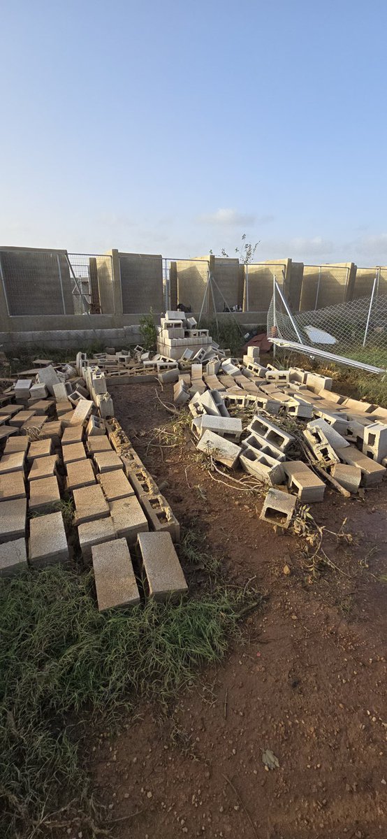 modepran's tweet image. 🆘 El refugio de Carlet ha sufrido muchísimos daños. 

Todavía los accesos son complicados a la zona de Carlet y Alginet. Avisaremos cuando se pueda acceder de forma “fluida”