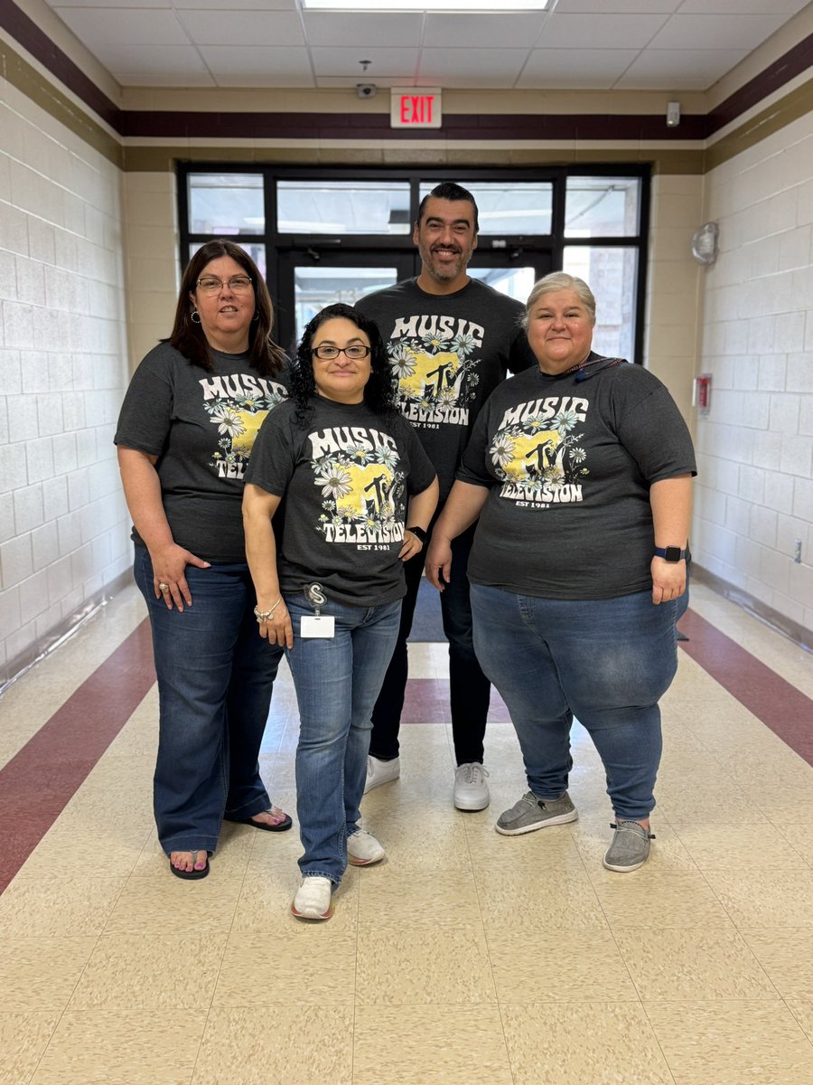 hernandez_ms's tweet photo. @LFUnited Twin Day for Red Ribbon Week. The math department twins. https://t.co/if5usDZUi1