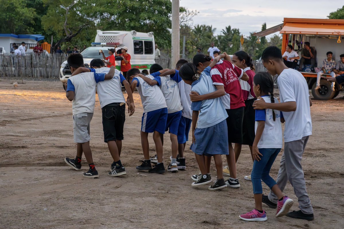 IOMtimor_leste's tweet photo. Disaster preparedness in action! 

The Civil Protection Authority, with technical support from IOM, leads a simulation exercise in Atabae to showcase best practices in DRR. This hands-on approach strengthens readiness and community safety from the national to local government. https://t.co/GKmGAcKOs5