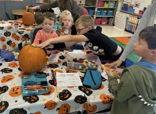 brock_road's tweet image. Mrs. Dubke’s class had a gourd-geous Pumpkin Day! From estimating to counting by 10s and exploring the pumpkin life cycle, our first graders carved out some serious fun and learning! 🍂📏🧡 #PumpkinDay #FirstGradeFun #FallIntoLearning @SpotsySchools