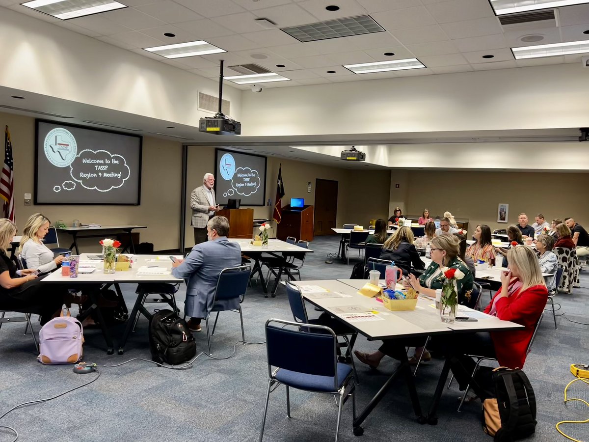 superdavewarren's tweet photo. Today was a double-header! Thx to @SandersStarla & @ekirkpatrick41 for your leadership at the Region 9 & 17 fall meetings! Next up on the @TASSP1 fall tour is @salinas_deleon and the @escregion2 get together. Looking forward to our time in Corpus!
#connectedforpower https://t.co/lHAmWPmpgv