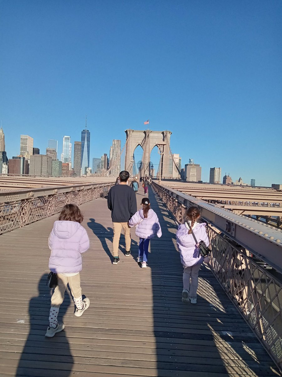 katchan3892's tweet photo. Here're some more photos of #dumbo, #statueofliberty, and #brooklybridge. look familiar to you?
We climbed up to the crown of statue of liberty. It wasn't that hard!
The 4th picture, I pulled out the Jack-o-lantern to decorate my kitchen for Halloween.
#761daytime https://t.co/B4Jtd5VqTj