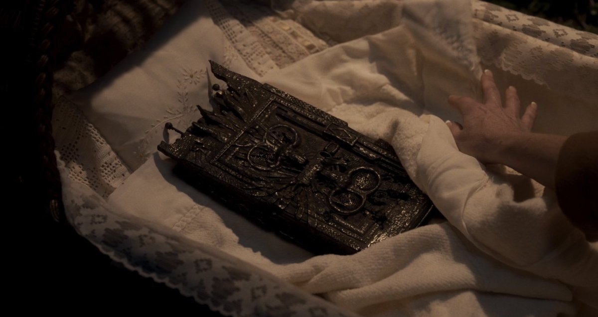 JohnnyFWA's tweet image. A friendly reminder that this makes literally zero sense in hindsight. This was just there to get you intrigued for the next product they’re selling.