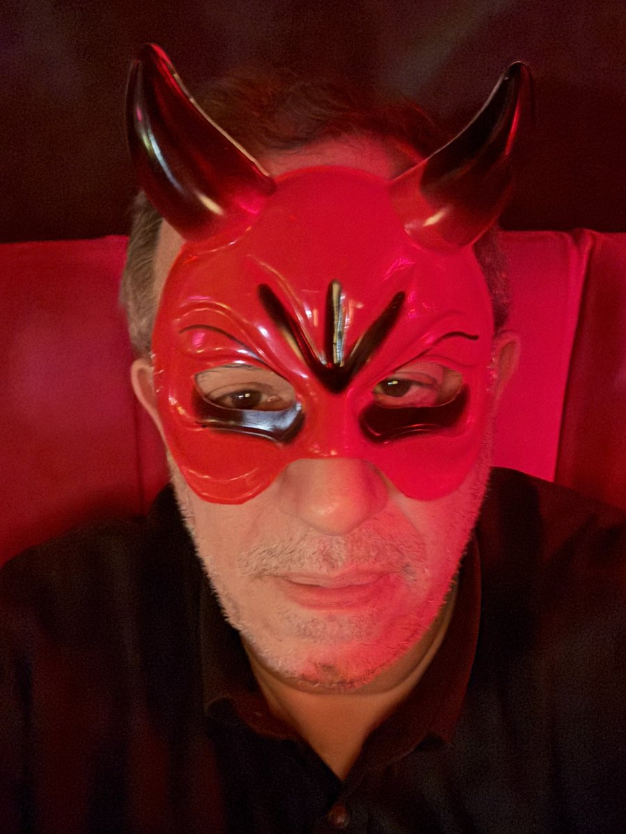CarlosMaslaton's tweet photo. Esta noche, en fiesta de Dillom y Lali. Celebremos, bailemos y cantemos! https://t.co/5D9WUFcExs