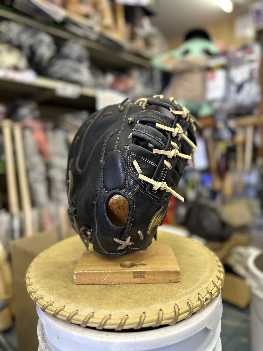 TKishihara's tweet photo. #ファーストミット #ファーストミット修理 #グローブ修理 #ウェブひも #firstmitt #ipセレクト #イシハラスポーツ #ishih... https://t.co/LuKal862X5 @YouTubeより https://t.co/vd5aaiYGfZ