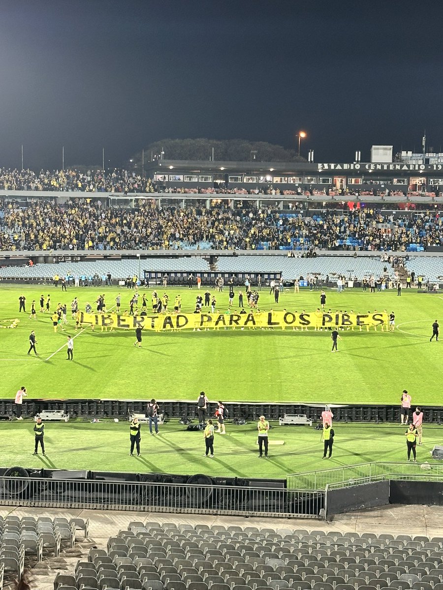 SalmiRosas's tweet photo. Gracias Diego. Gracias jugadores. https://t.co/or4R0ZzB2F
