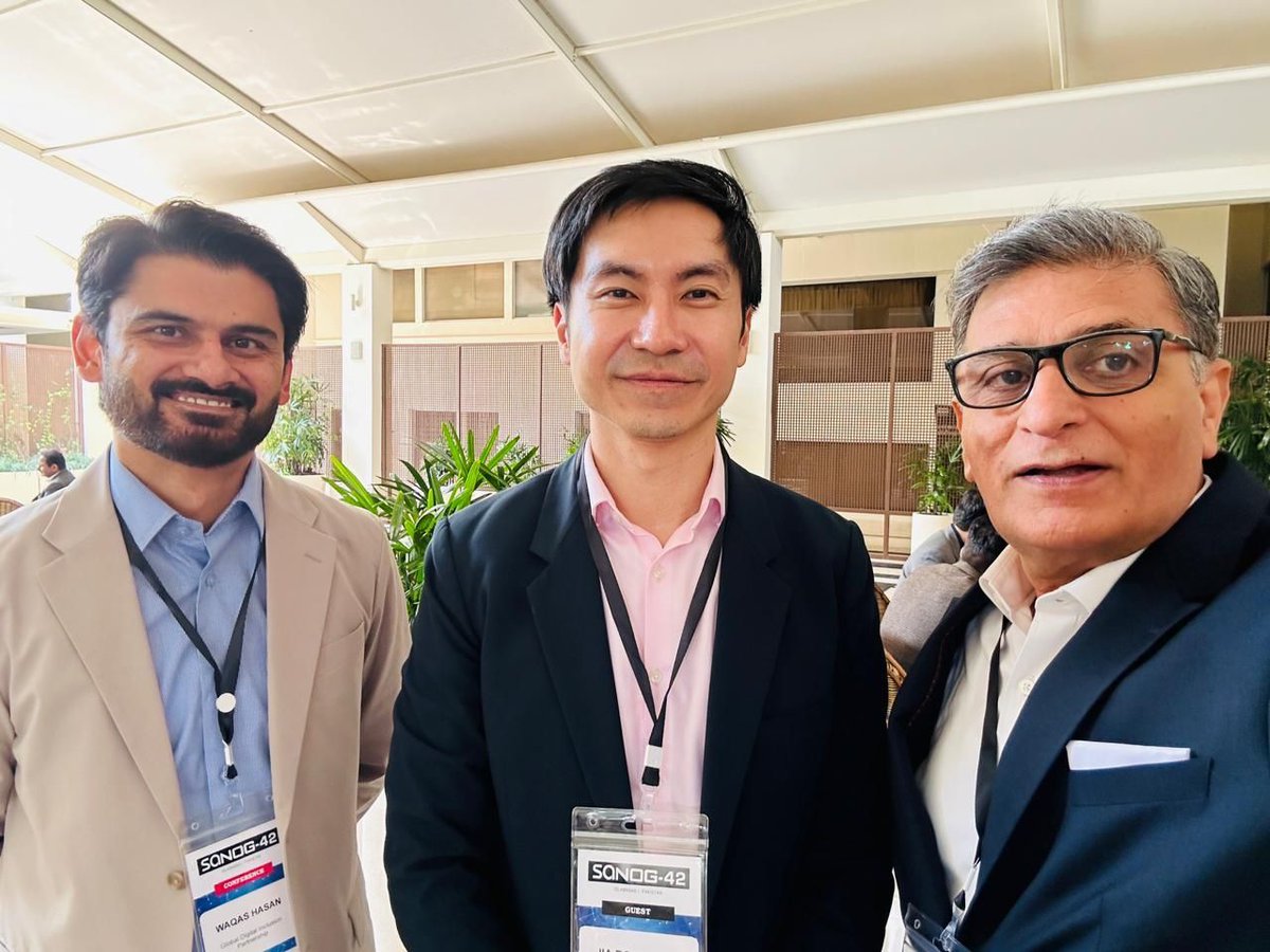 APNIC Director General tweet media