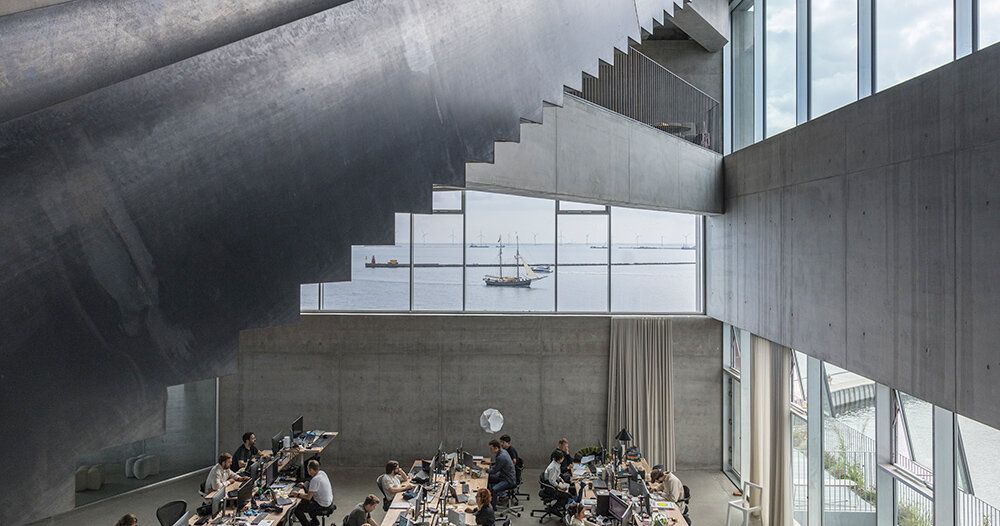 ongriddesign's tweet image. Bjarke Ingels Group&apos;s Copenhagen HQ redefines workplace design. A fire escape doubling as a scenic staircase and a 1,500sqm park replacing parking? That&apos;s how you blend function, nature, and urban living. #IntelligentArchitecture #WorkplaceWellness
